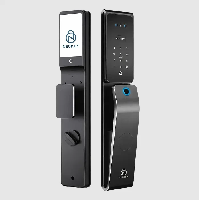 Neokey Model 2 akıllı kapı kilidi — kameralı dış ünite ve daire içi ünite, siyah gövde